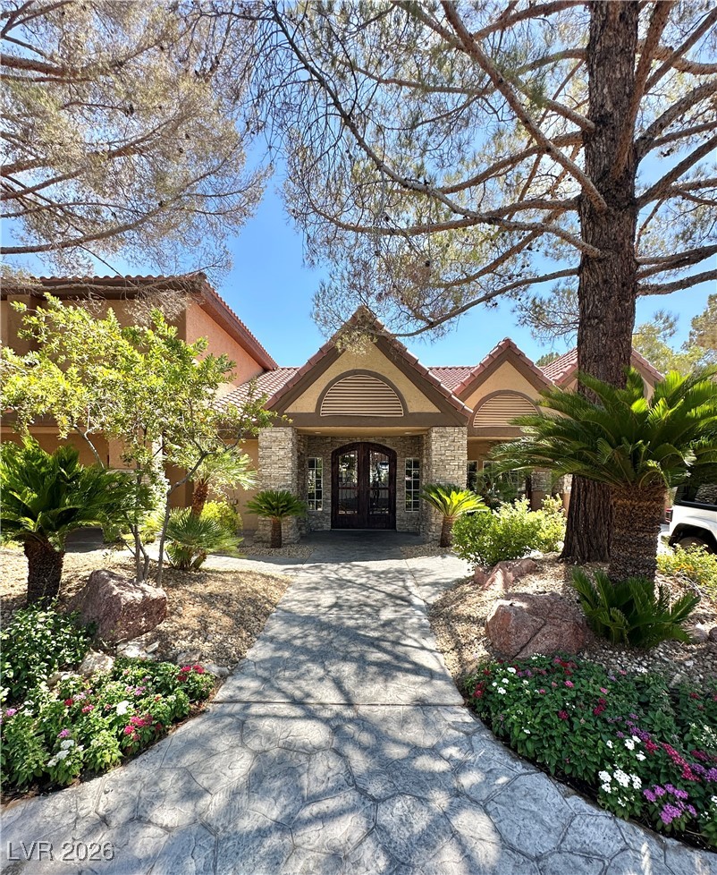 2200 South FORT APACHE Road 2185
