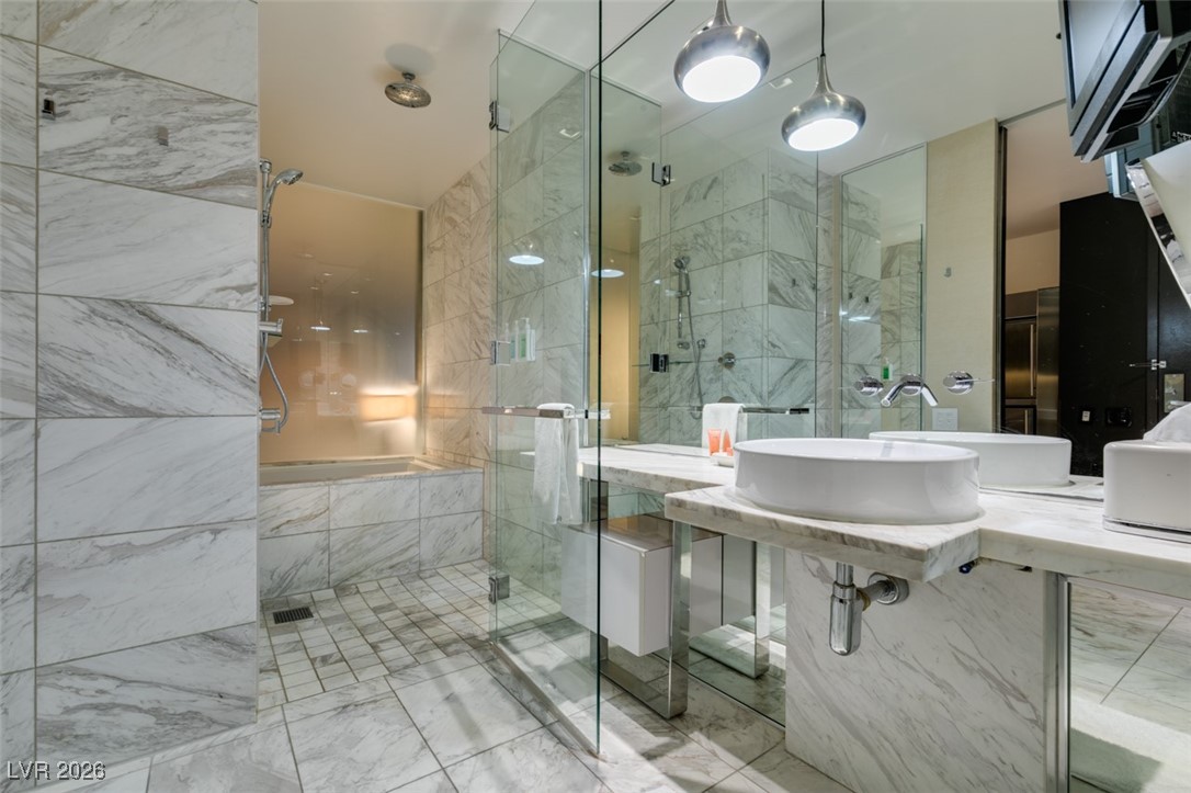 4381 FLAMINGO Road 2612