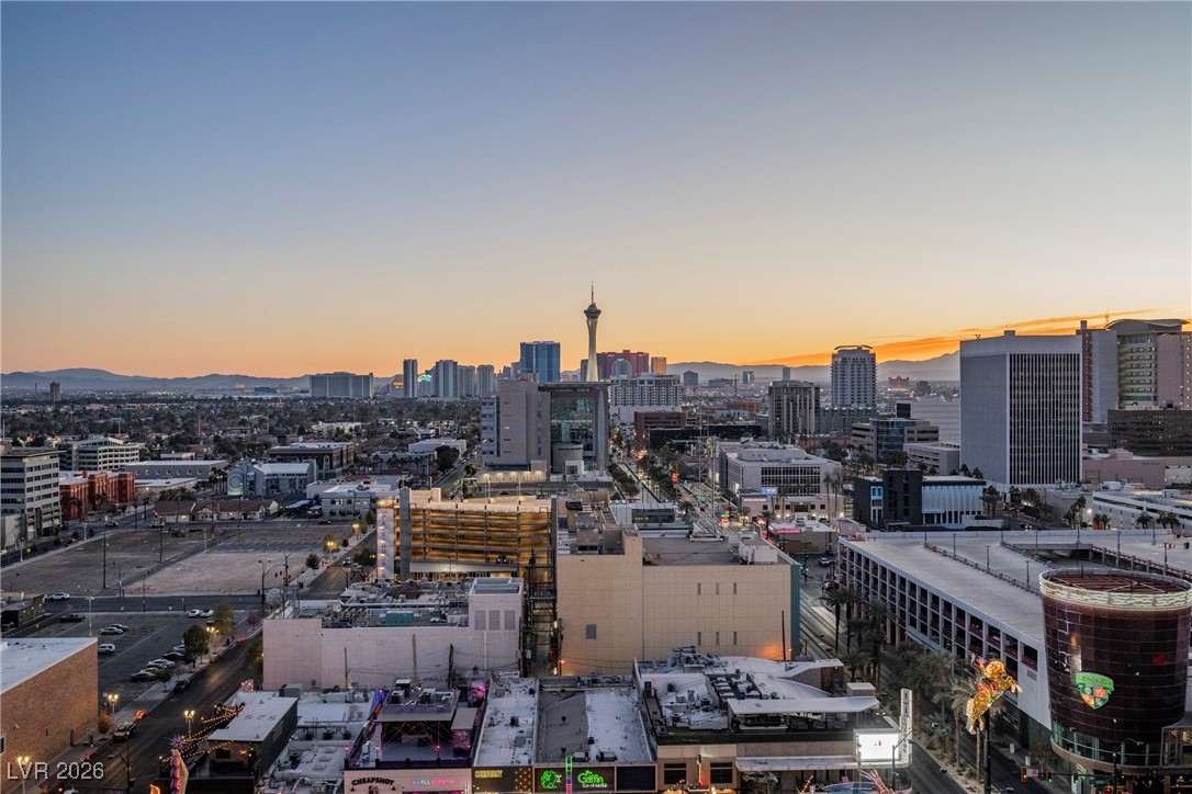 150 Las Vegas Boulevard 807