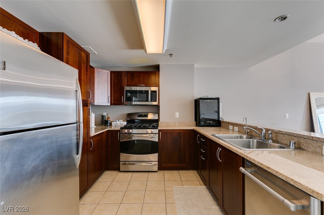 150 Las Vegas Boulevard 807