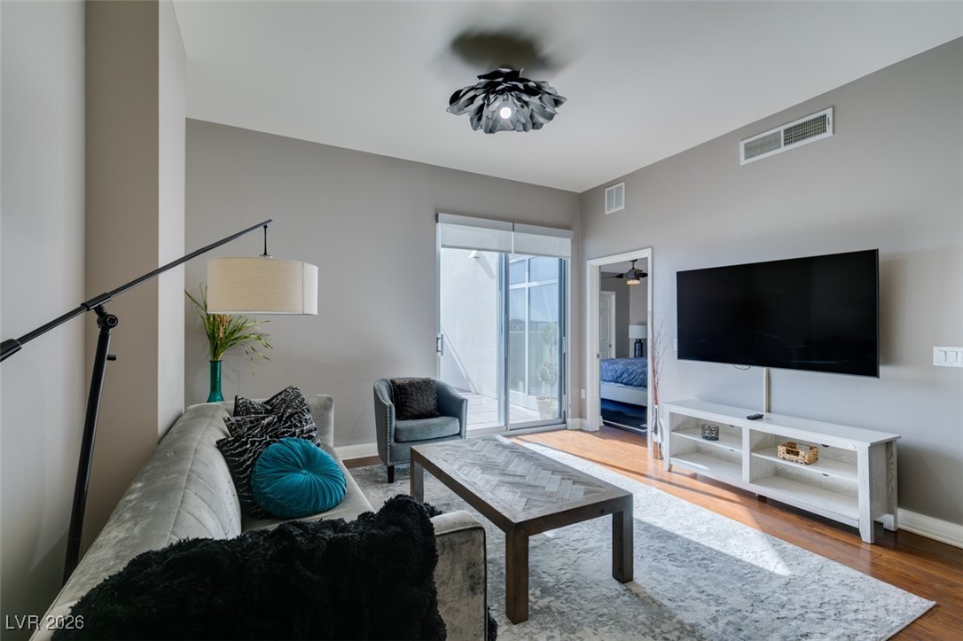 150 Las Vegas Boulevard 807