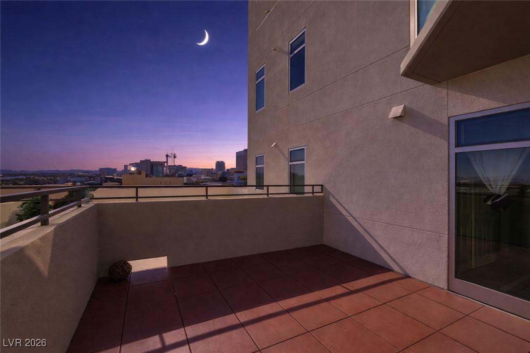 150 Las Vegas Boulevard 807