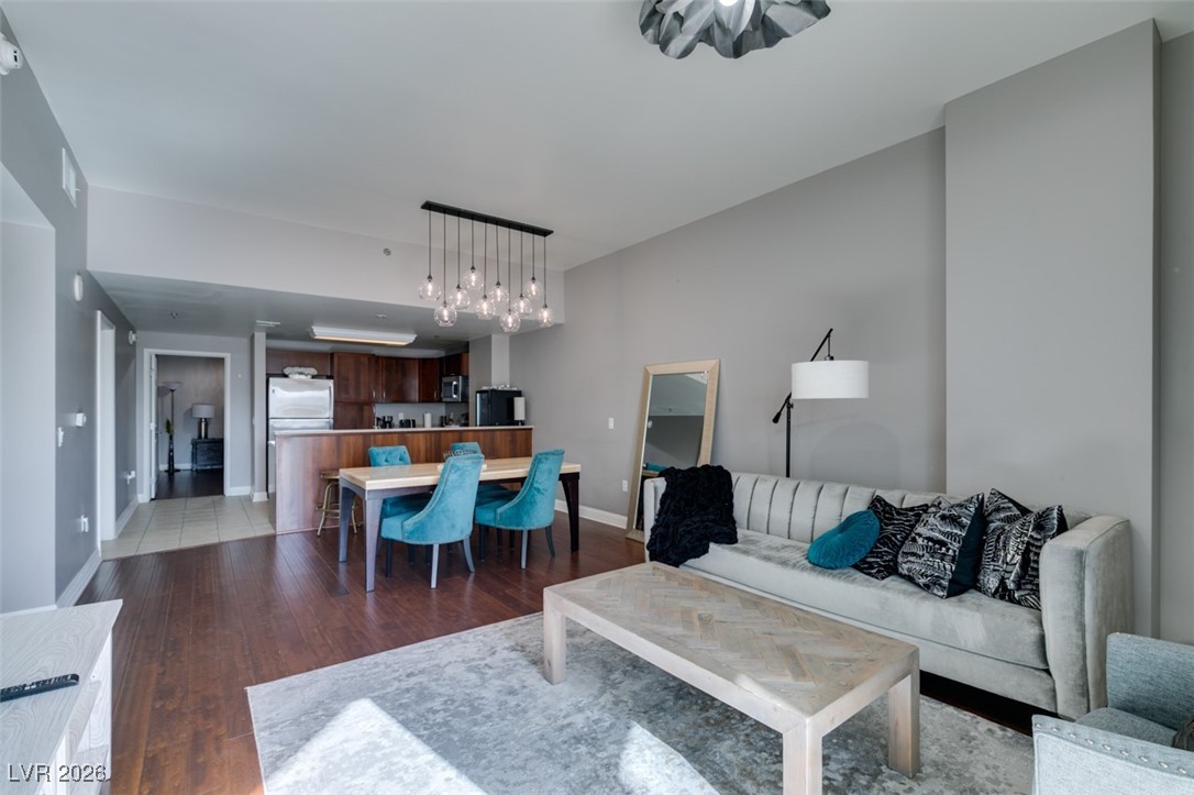 150 Las Vegas Boulevard 807