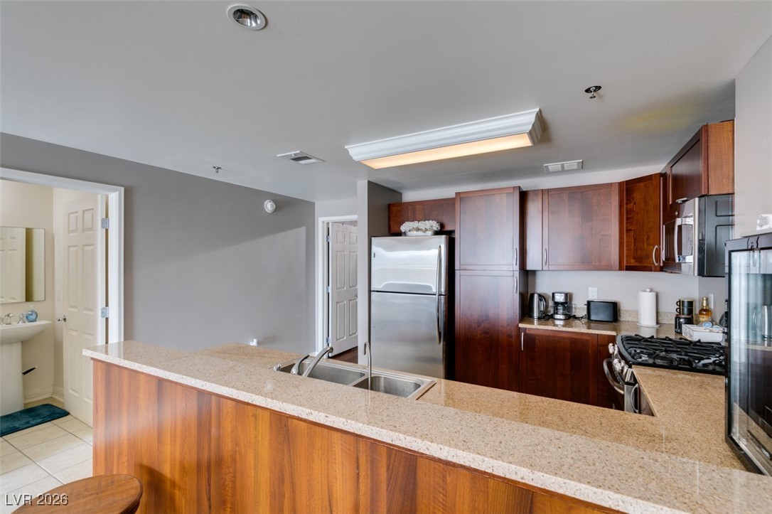 150 Las Vegas Boulevard 807