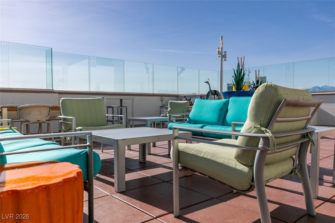 150 Las Vegas Boulevard 807