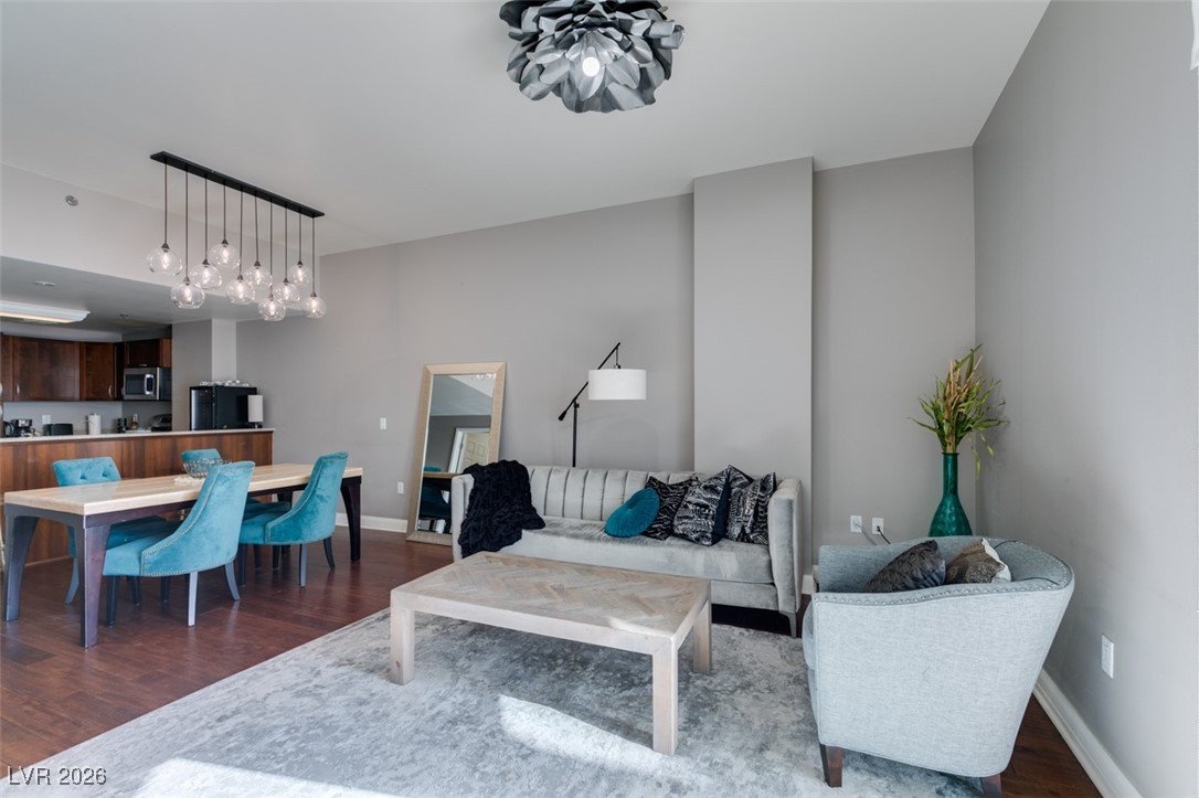 150 Las Vegas Boulevard 807