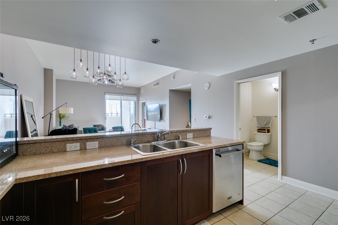 150 Las Vegas Boulevard 807