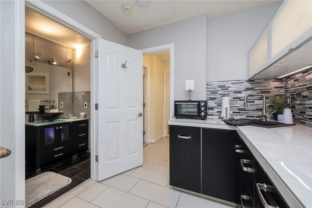 3385 West Agate Avenue