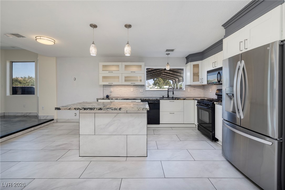 3385 West Agate Avenue