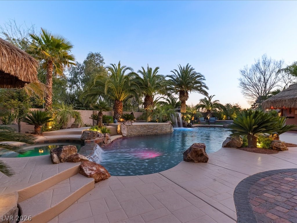 5912 Vizzi Court