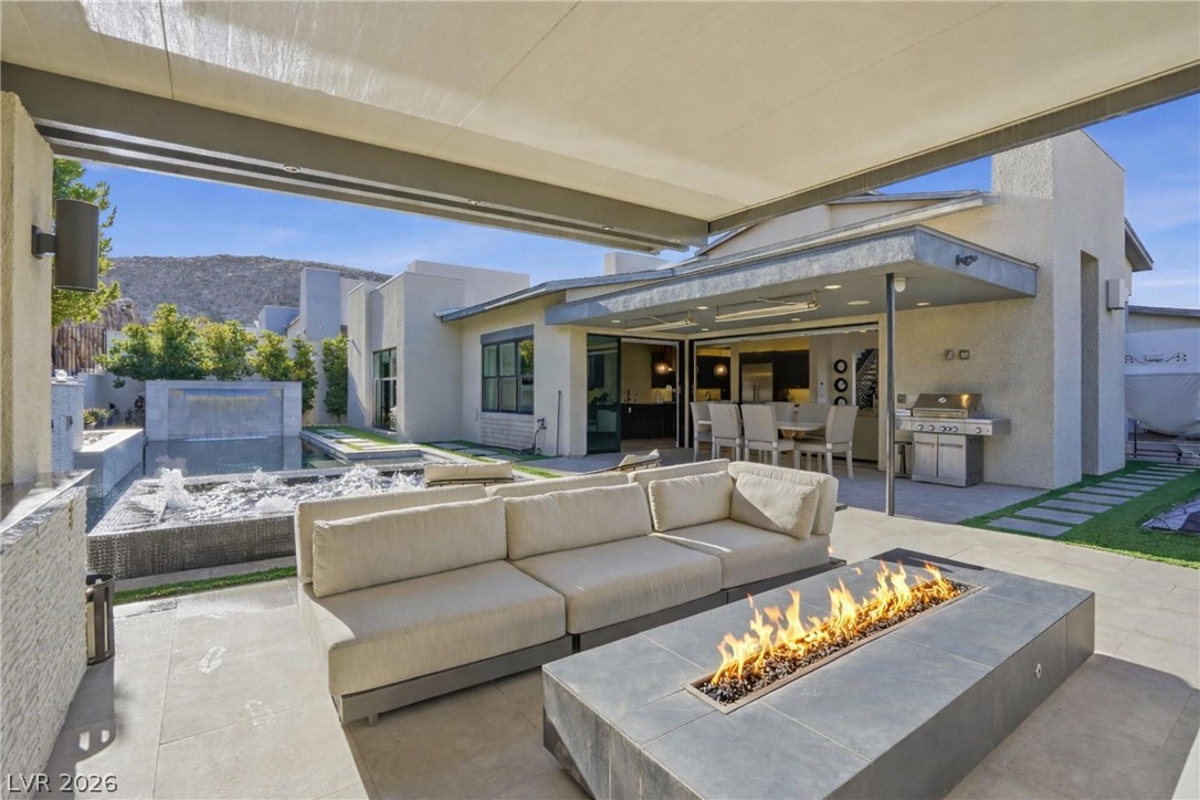 2211 Overlook Canyon Lane