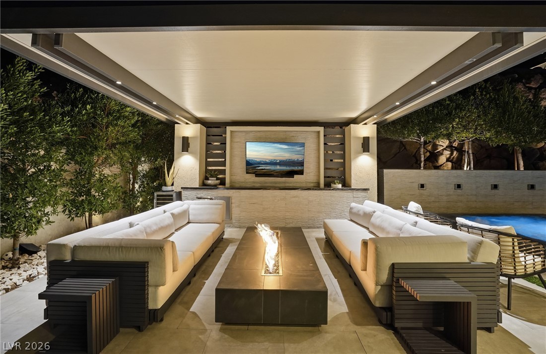 2211 Overlook Canyon Lane