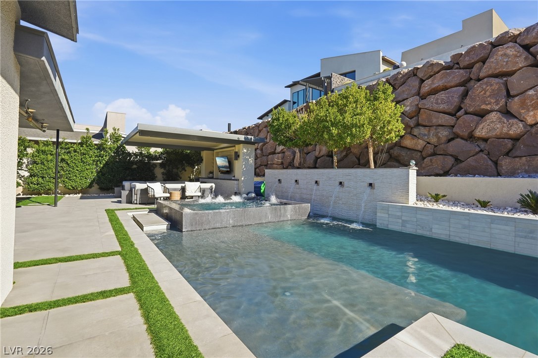 2211 Overlook Canyon Lane