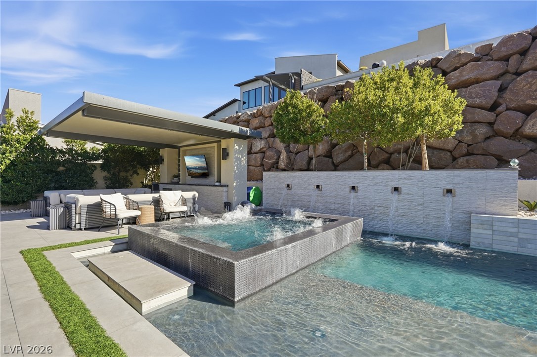 2211 Overlook Canyon Lane