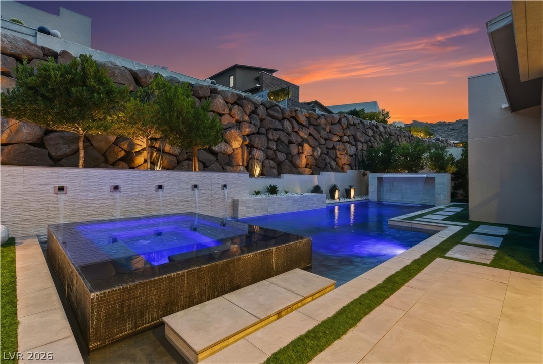 2211 Overlook Canyon Lane