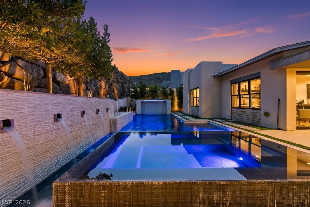 2211 Overlook Canyon Lane