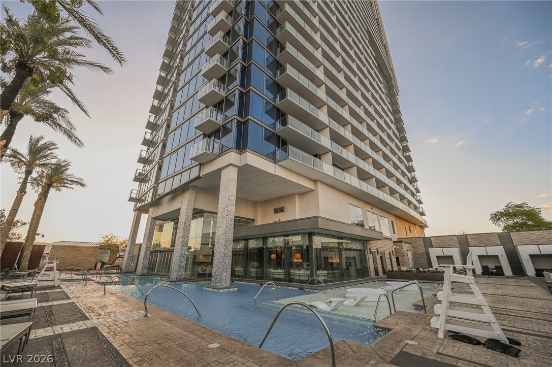 4381 West Flamingo Road 28316