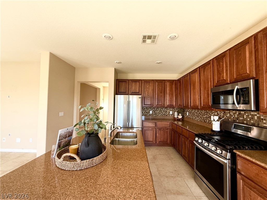 933 Wagner Valley Street