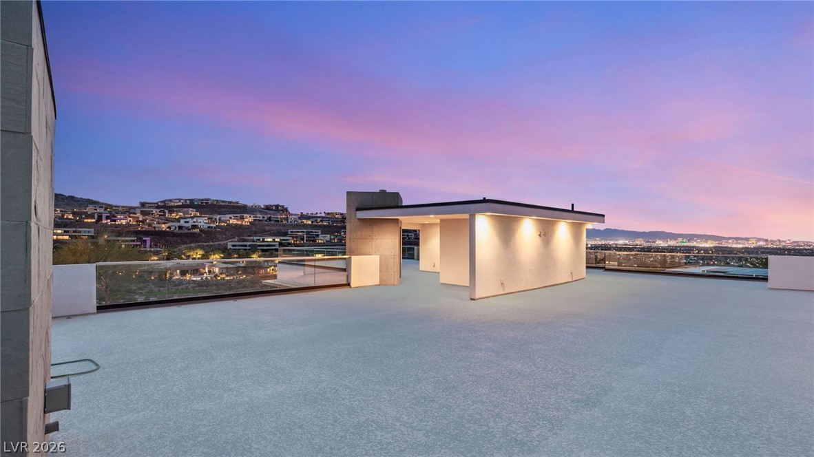 586 Lairmont Place