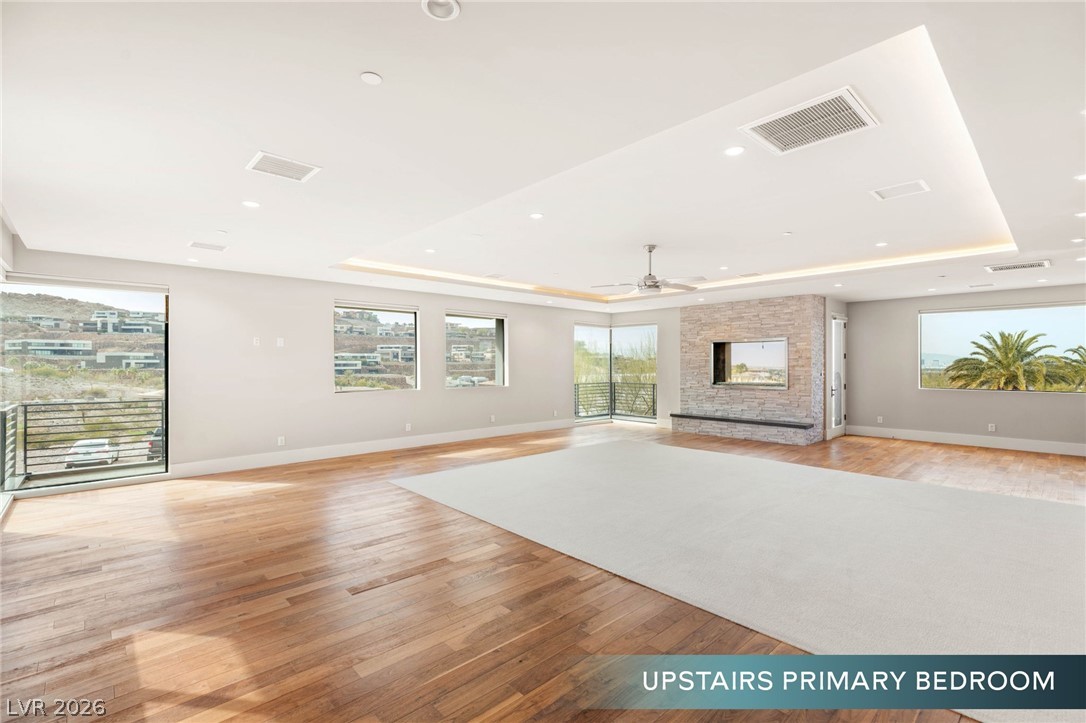 586 Lairmont Place