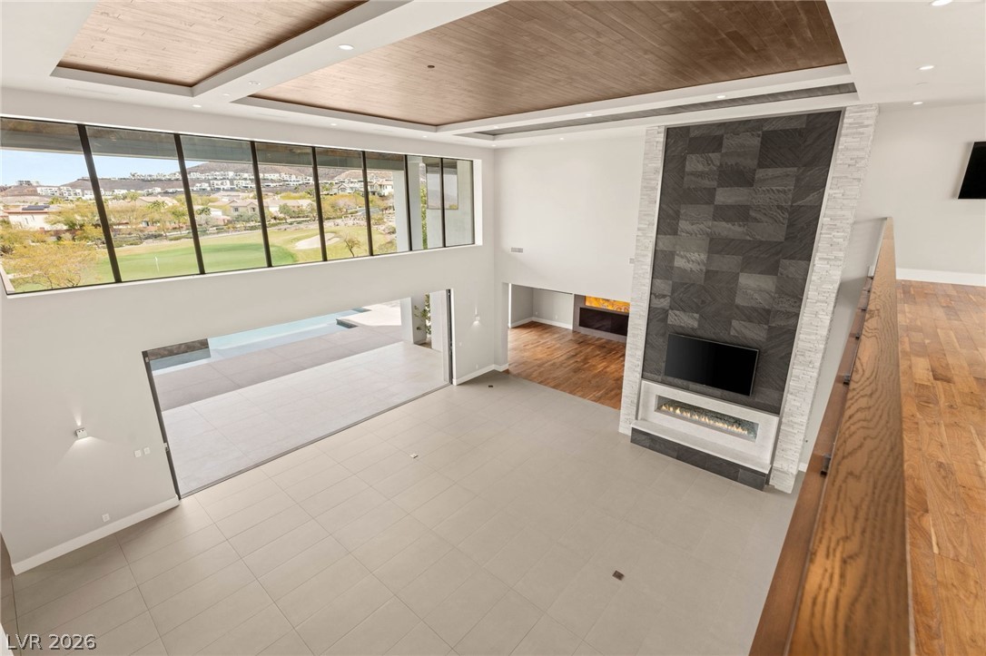 586 Lairmont Place
