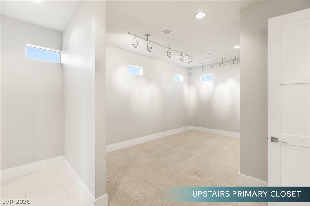 586 Lairmont Place