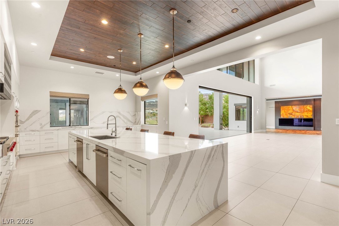 586 Lairmont Place