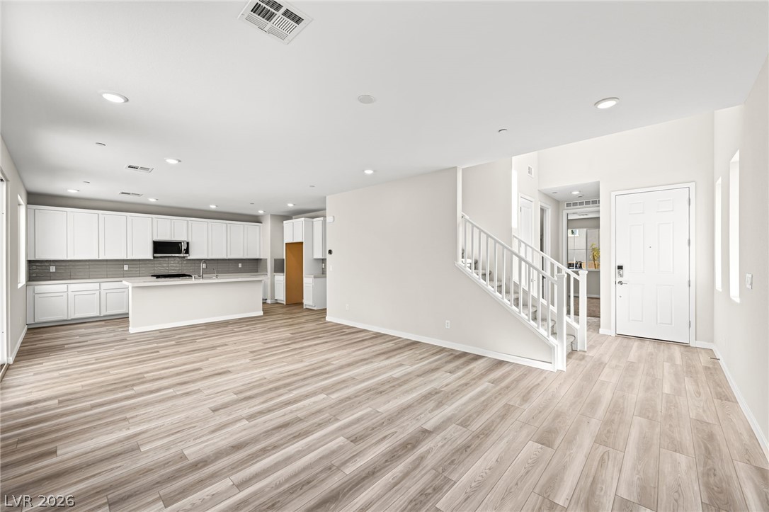 8657 Grabil Spruce Street