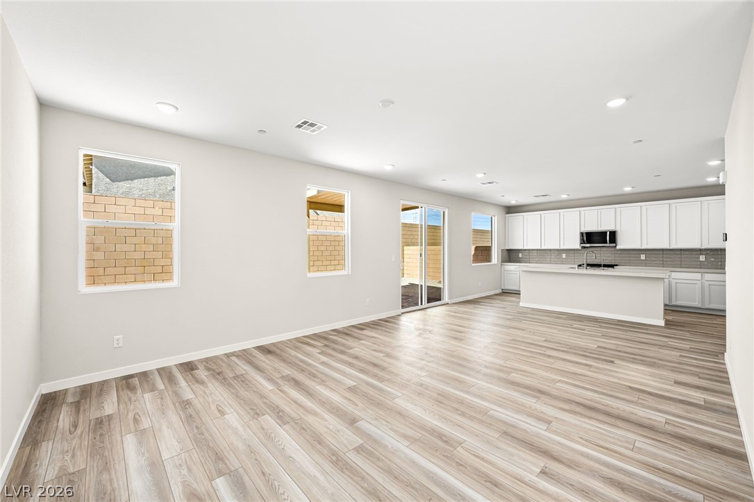 8657 Grabil Spruce Street