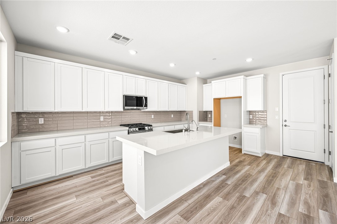 8657 Grabil Spruce Street