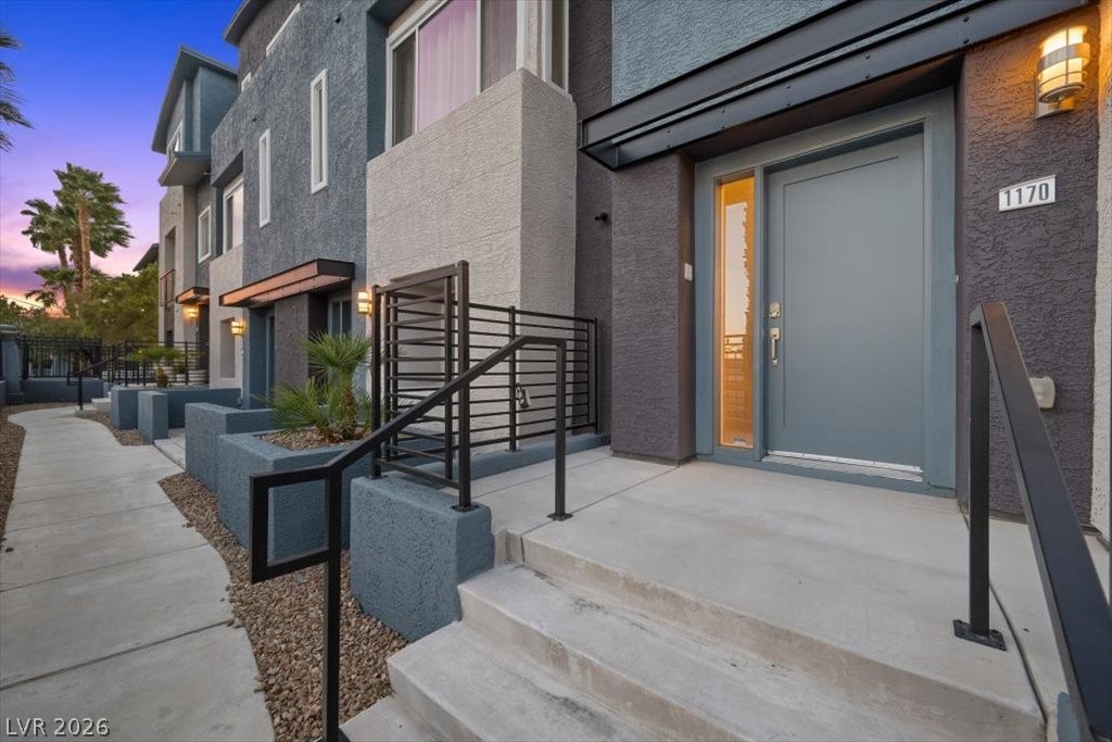 9050 West Tropicana Avenue 1170