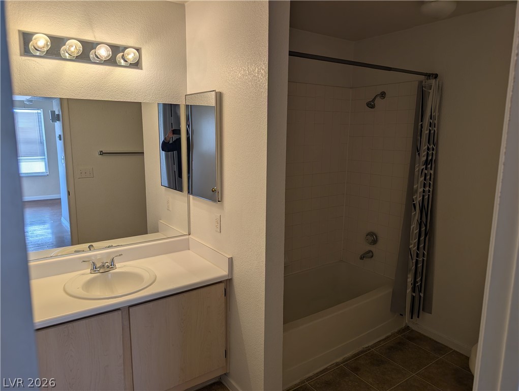1150 North Buffalo Drive 2015