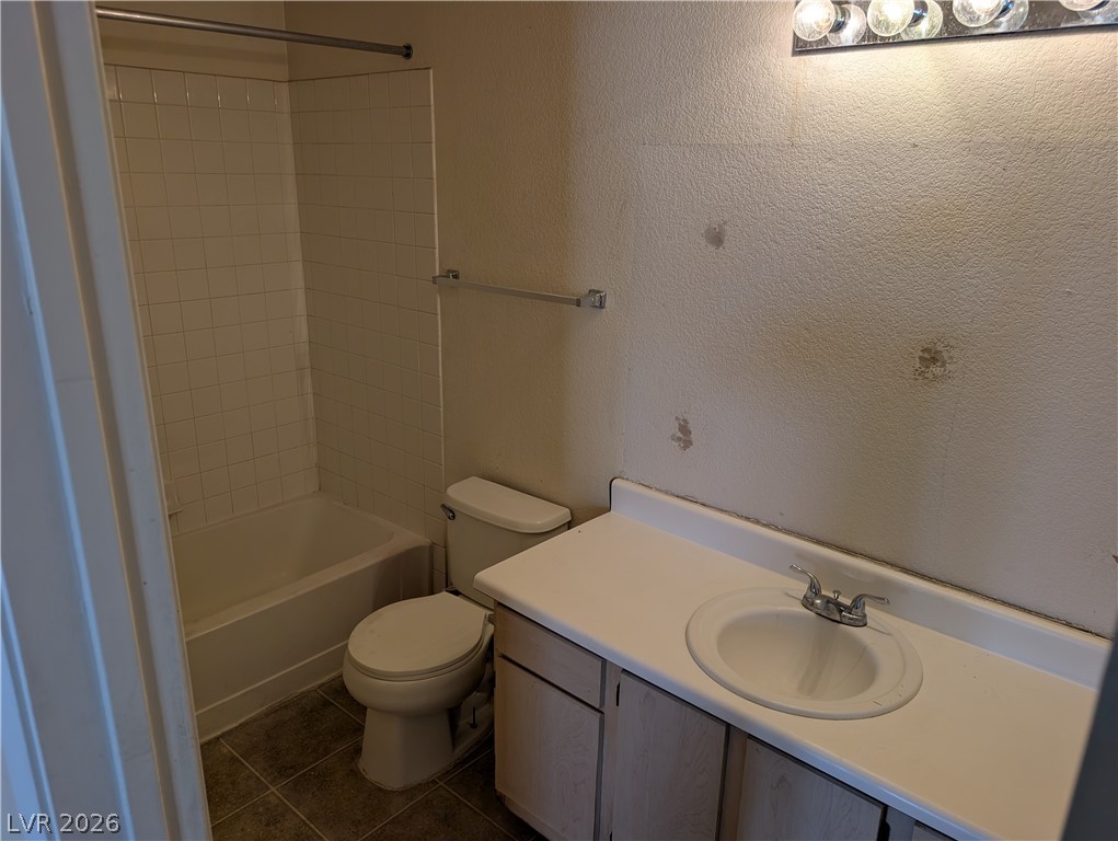 1150 North Buffalo Drive 2015