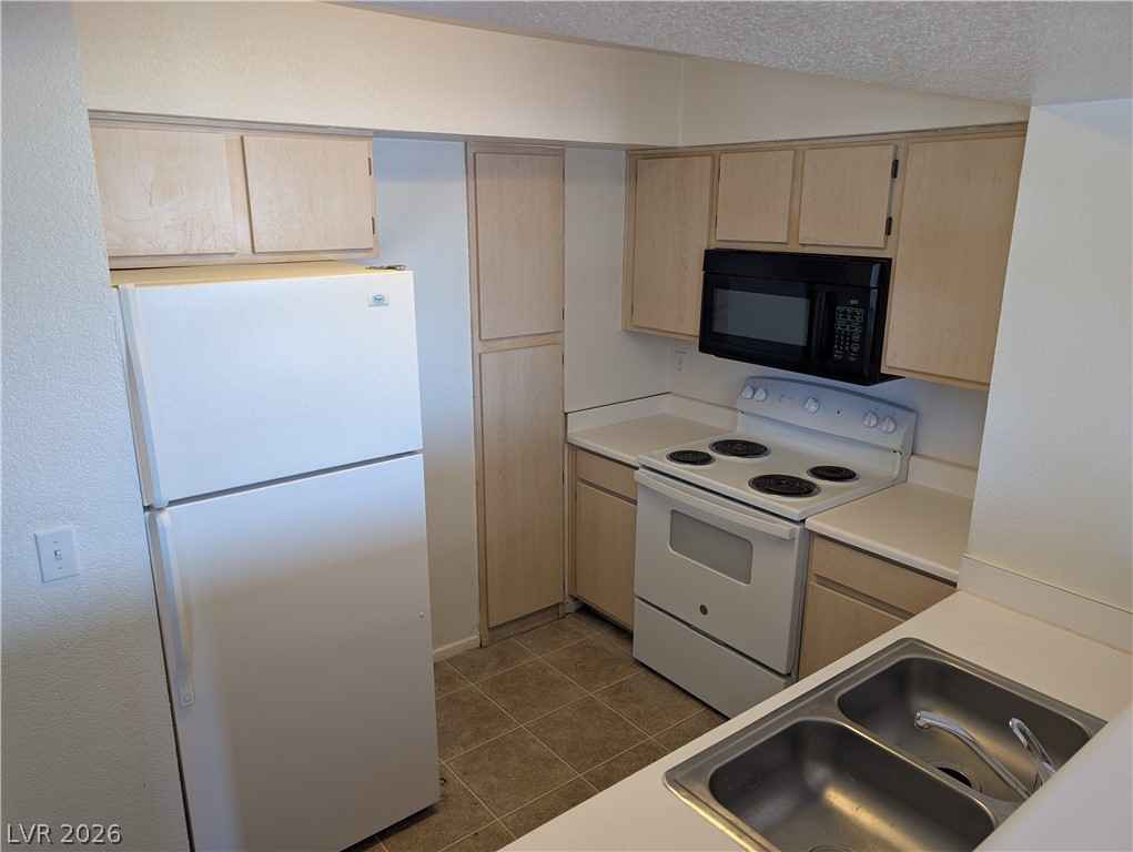 1150 North Buffalo Drive 2015