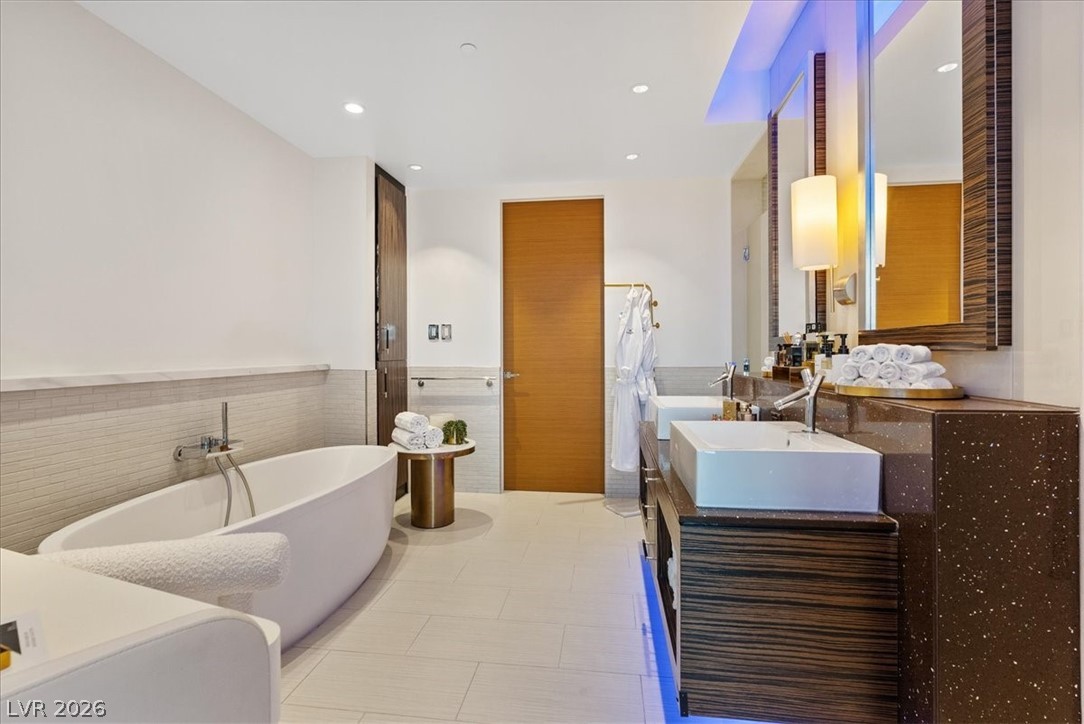 3750 Las Vegas Boulevard 2911