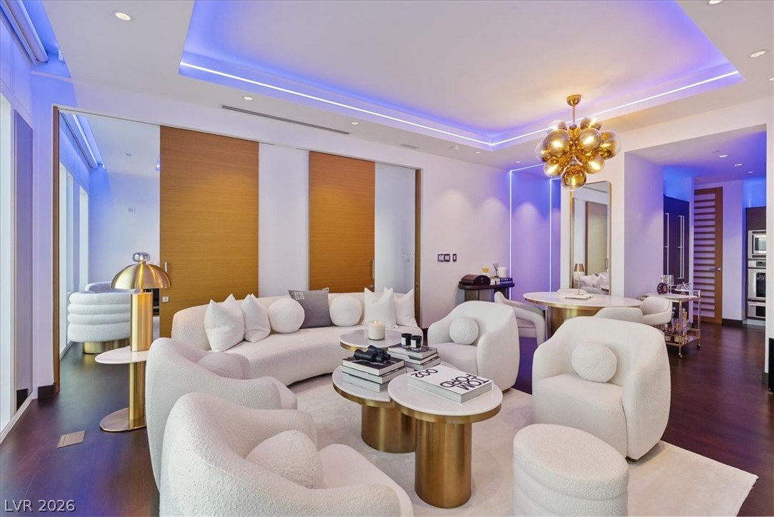 3750 Las Vegas Boulevard 2911