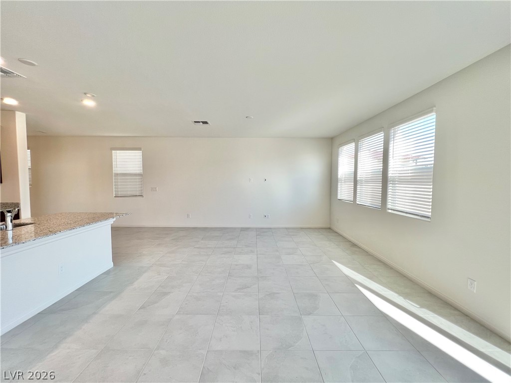 8646 Valley Village Street