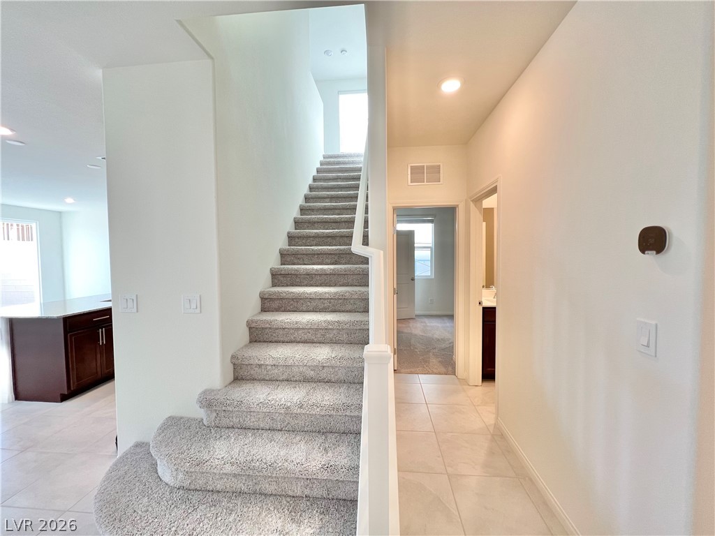 8646 Valley Village Street