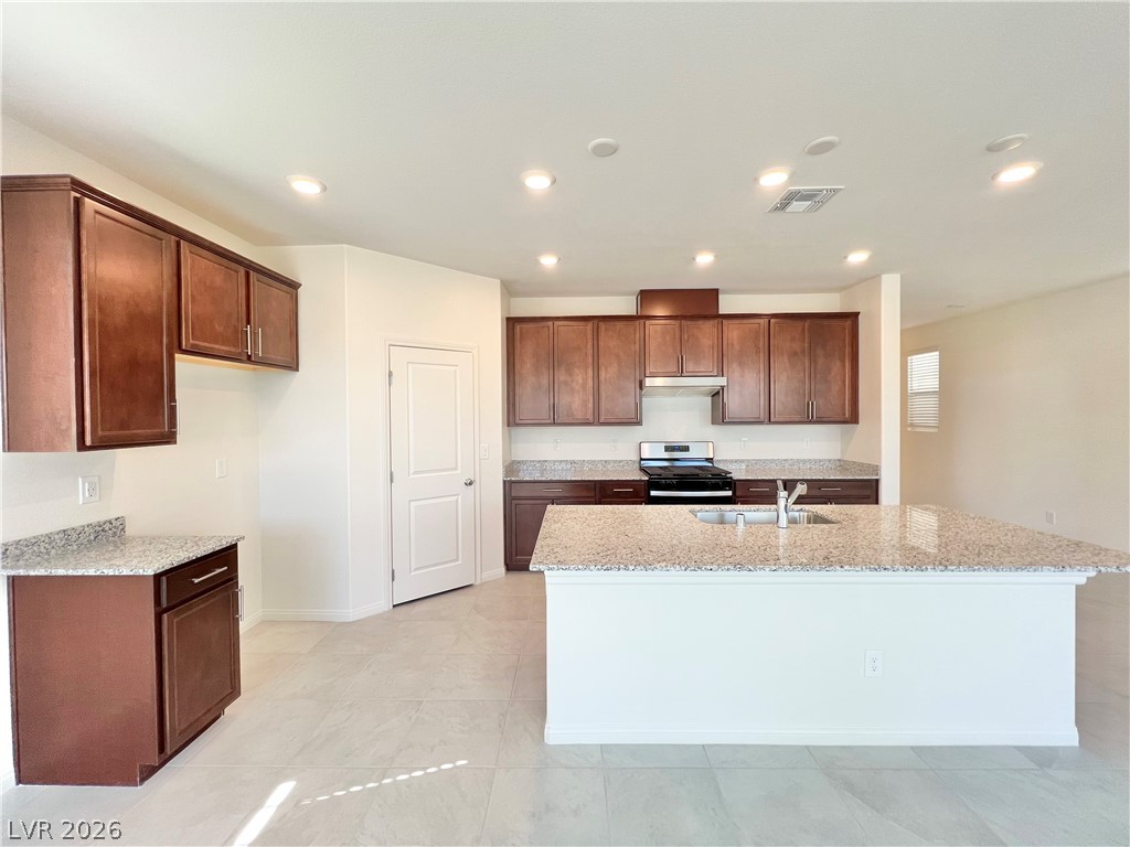 8646 Valley Village Street