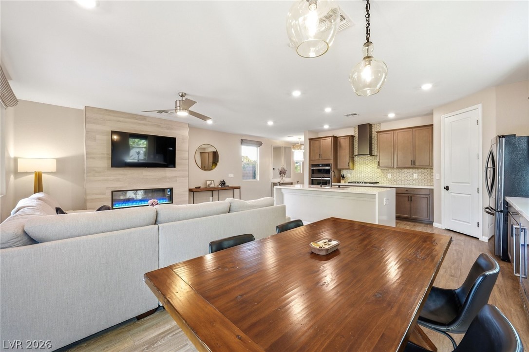 10630 Glowing Dawn Avenue