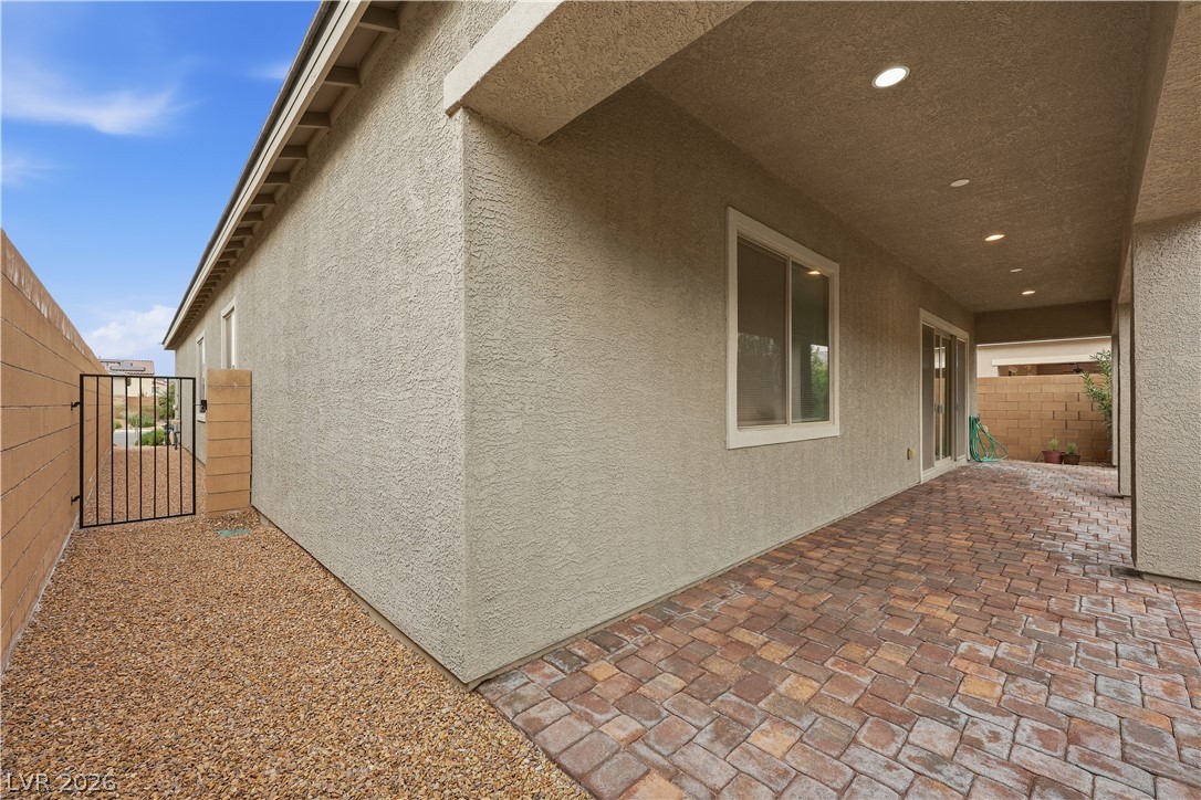 10121 Ocher Valley Avenue