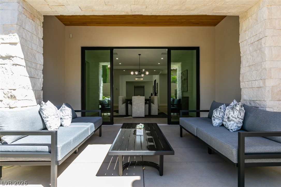 42 Ravenswood Avenue