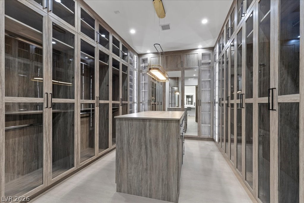 42 Ravenswood Avenue