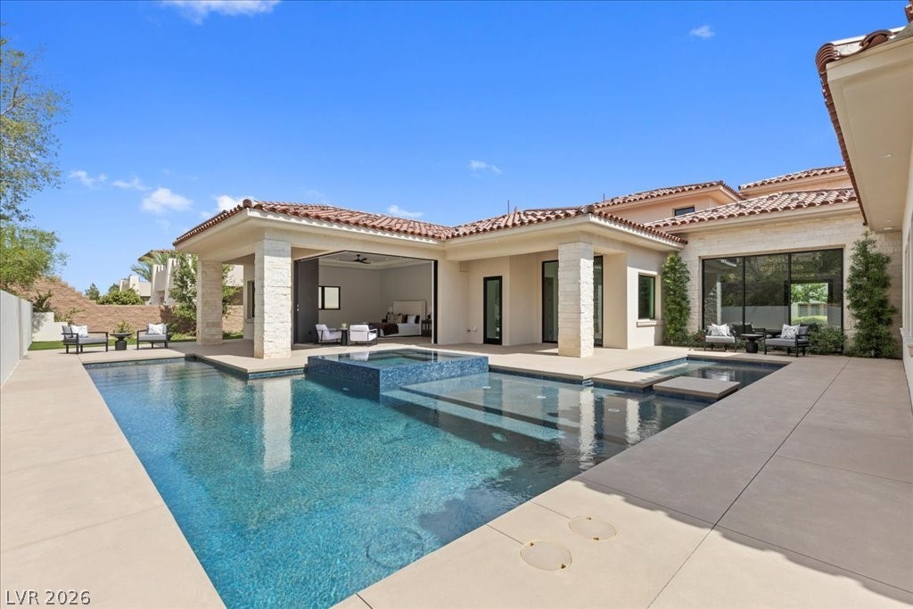 42 Ravenswood Avenue