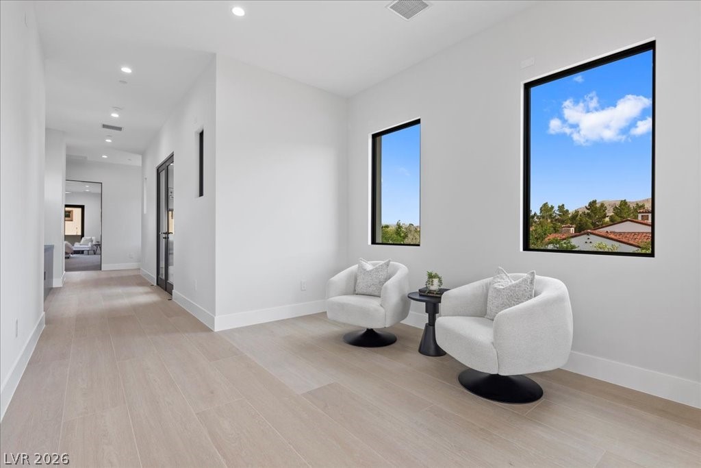 42 Ravenswood Avenue