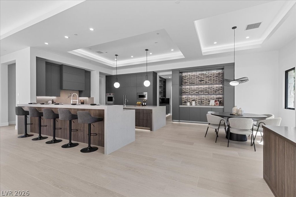 42 Ravenswood Avenue