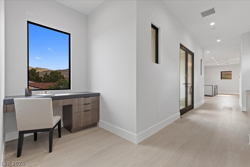 42 Ravenswood Avenue