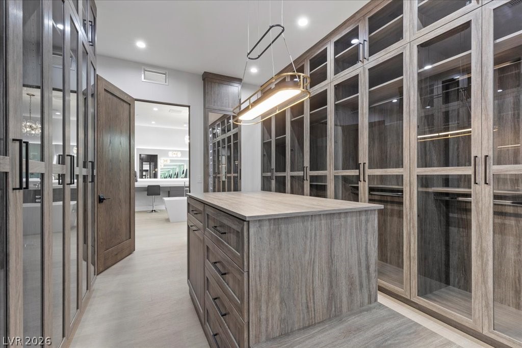 42 Ravenswood Avenue