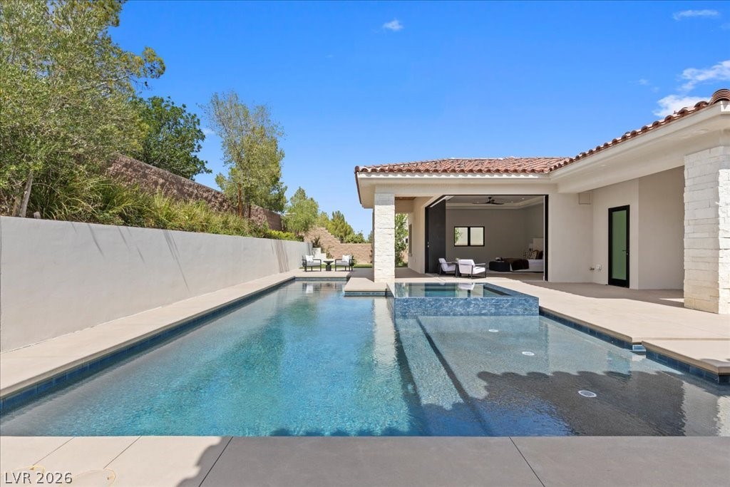 42 Ravenswood Avenue