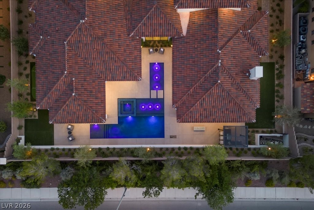 42 Ravenswood Avenue